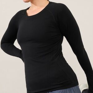 Athleta SEAMLESS TOP 
Body-skimming stretch and zero-slip hem grippers.l